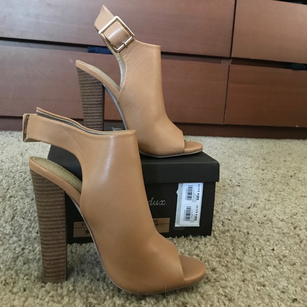 Mark & Maddux cognac peep toe booties
