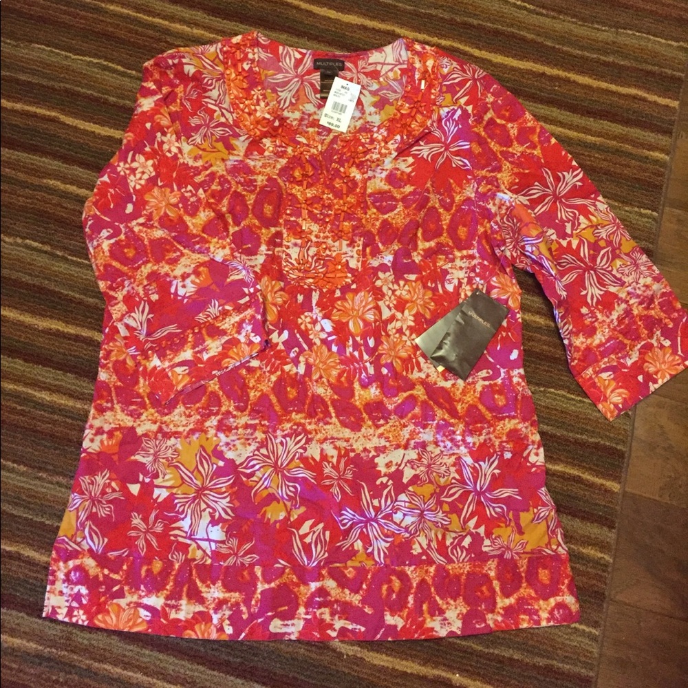 Beautiful beaded tunic top! NWT