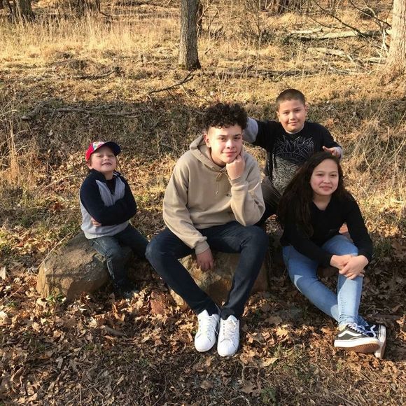 Meet your Posher, Gisel - Picture 1 of 1