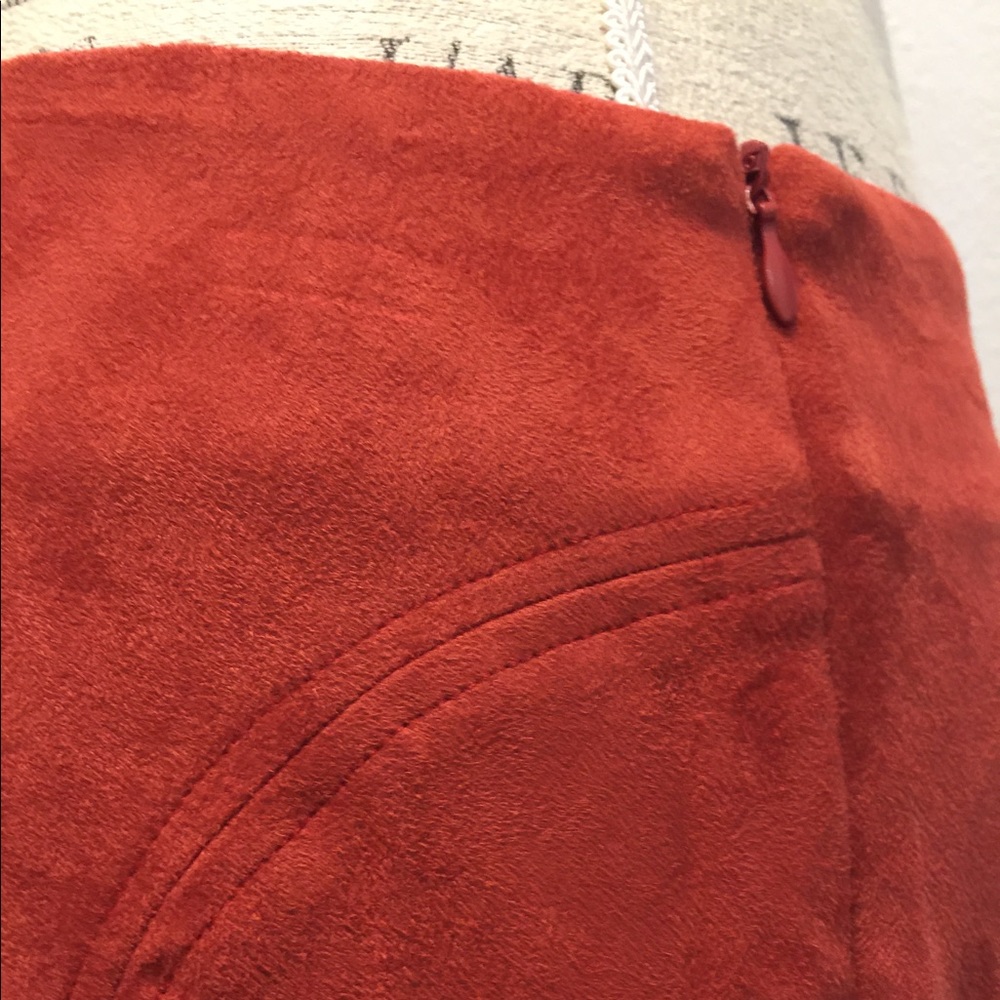 SKIRT - Picture 3 of 3