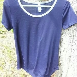 LulaRoe classic t