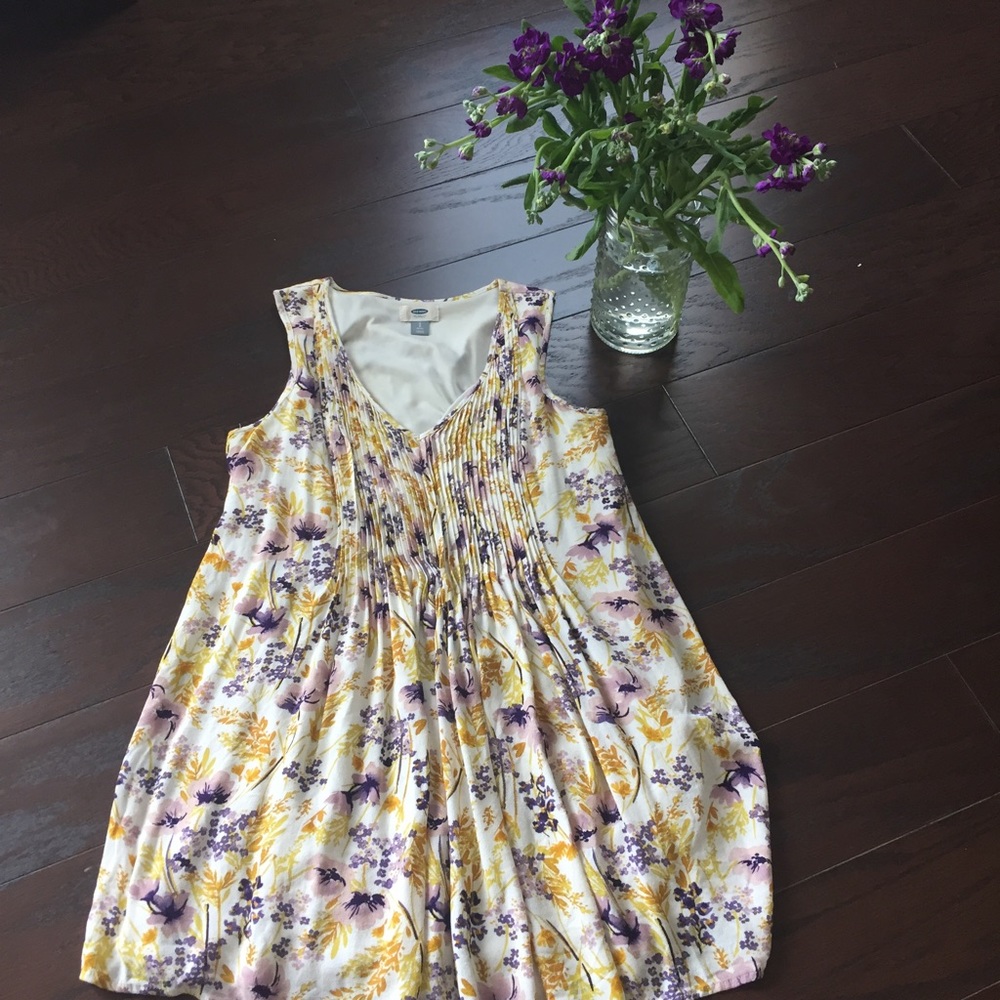 Old Navy Flower Dress. SP