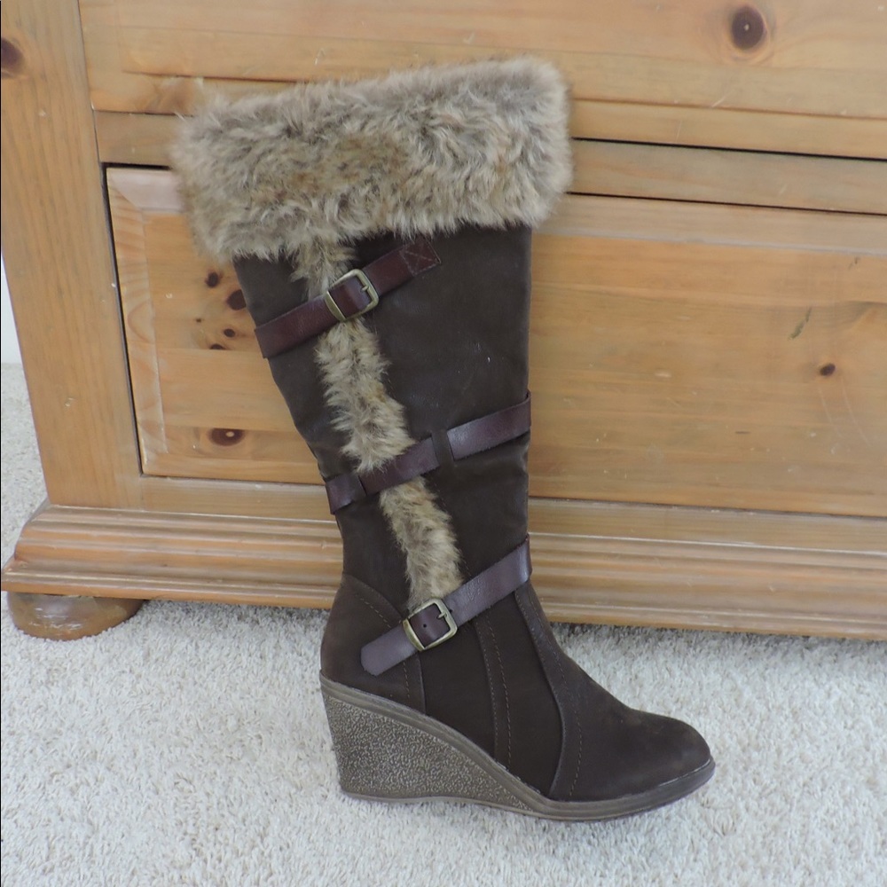 Knee high suede and faux fur boots!