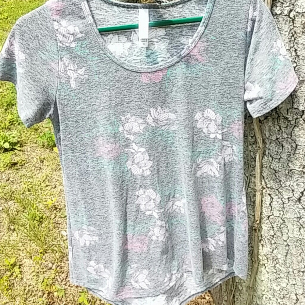 LulaRoe classic t
