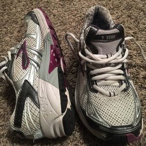 Women's Ravenna Running Shoes US 7
