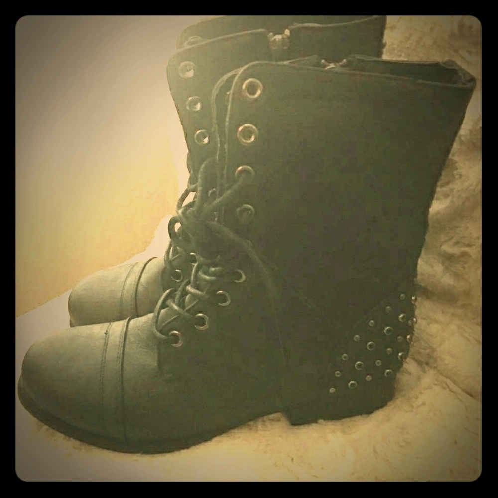 SOLD!!Boots