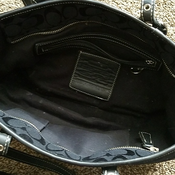 Authentic Coach tote - Picture 4 of 8