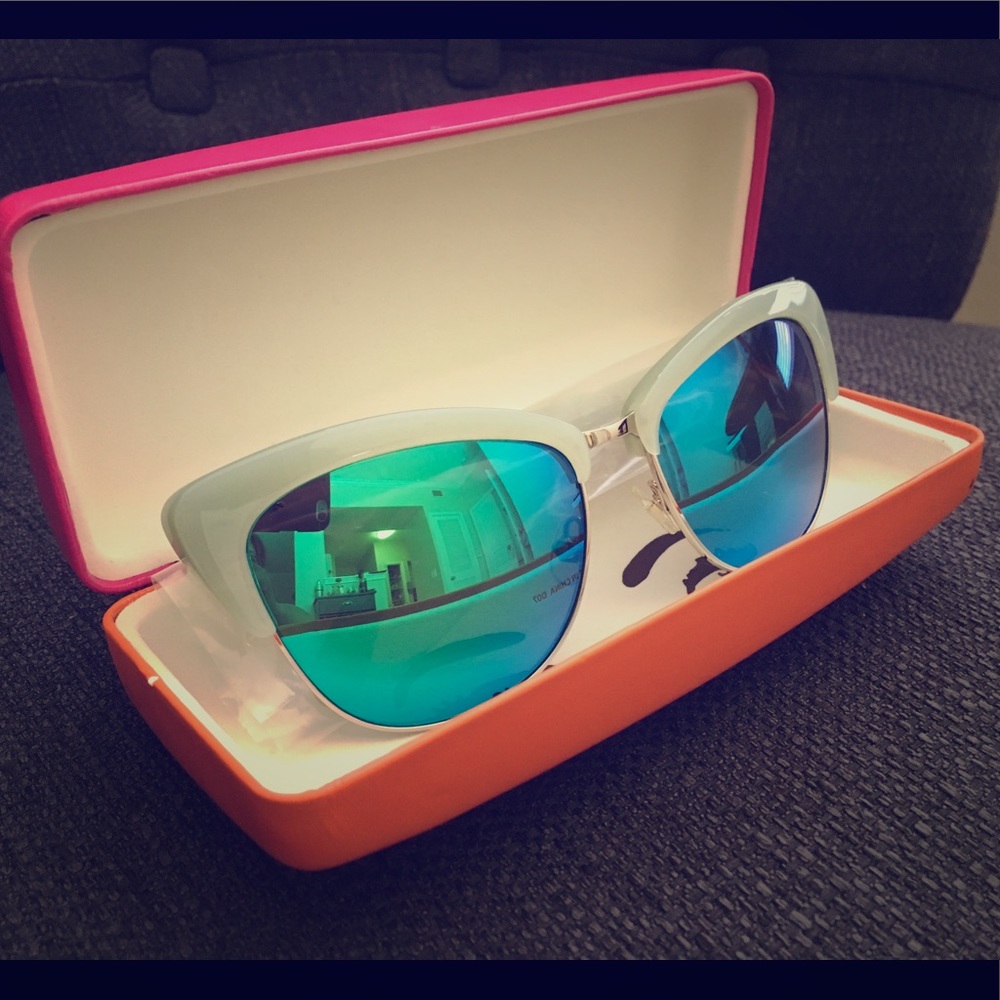 Brand New Kate Spade Sunglasses - Genette