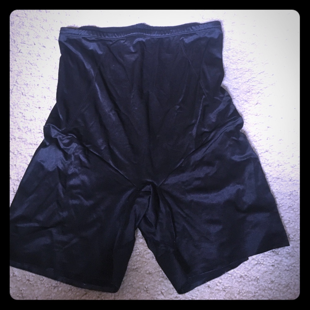 Cacique- Lane Bryant- black short shaper