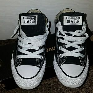 Black and white converse