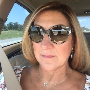 Meet your Posher, Sharon