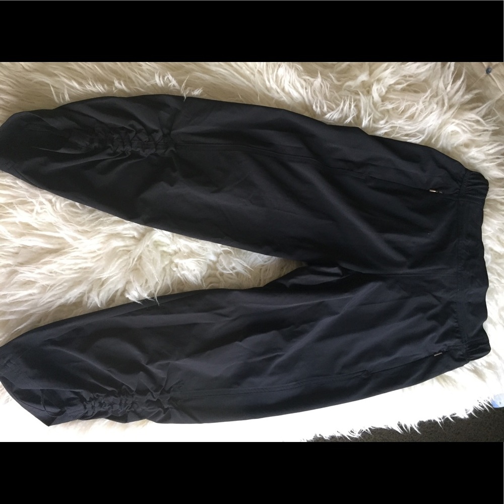 ❌SOLD❌ CALIA by Carrie Underwood Capri Joggers