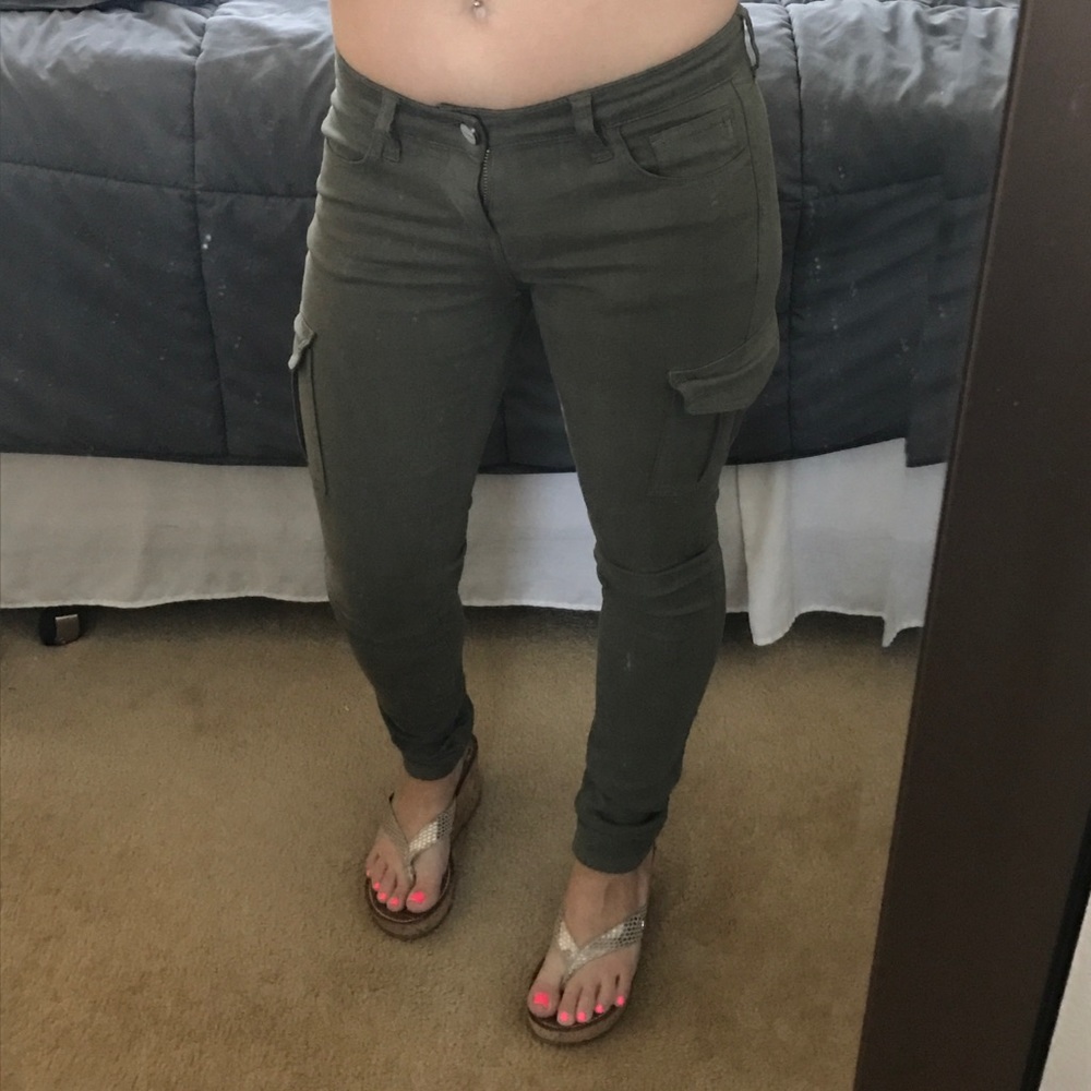 Army green skinny stretch cargo pants