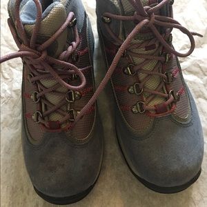 NWOT Hi-Tec Hiking Boots