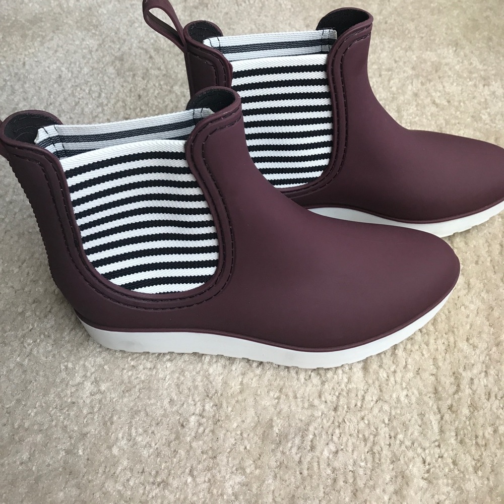 Brand New Yoki Orly Rainboots