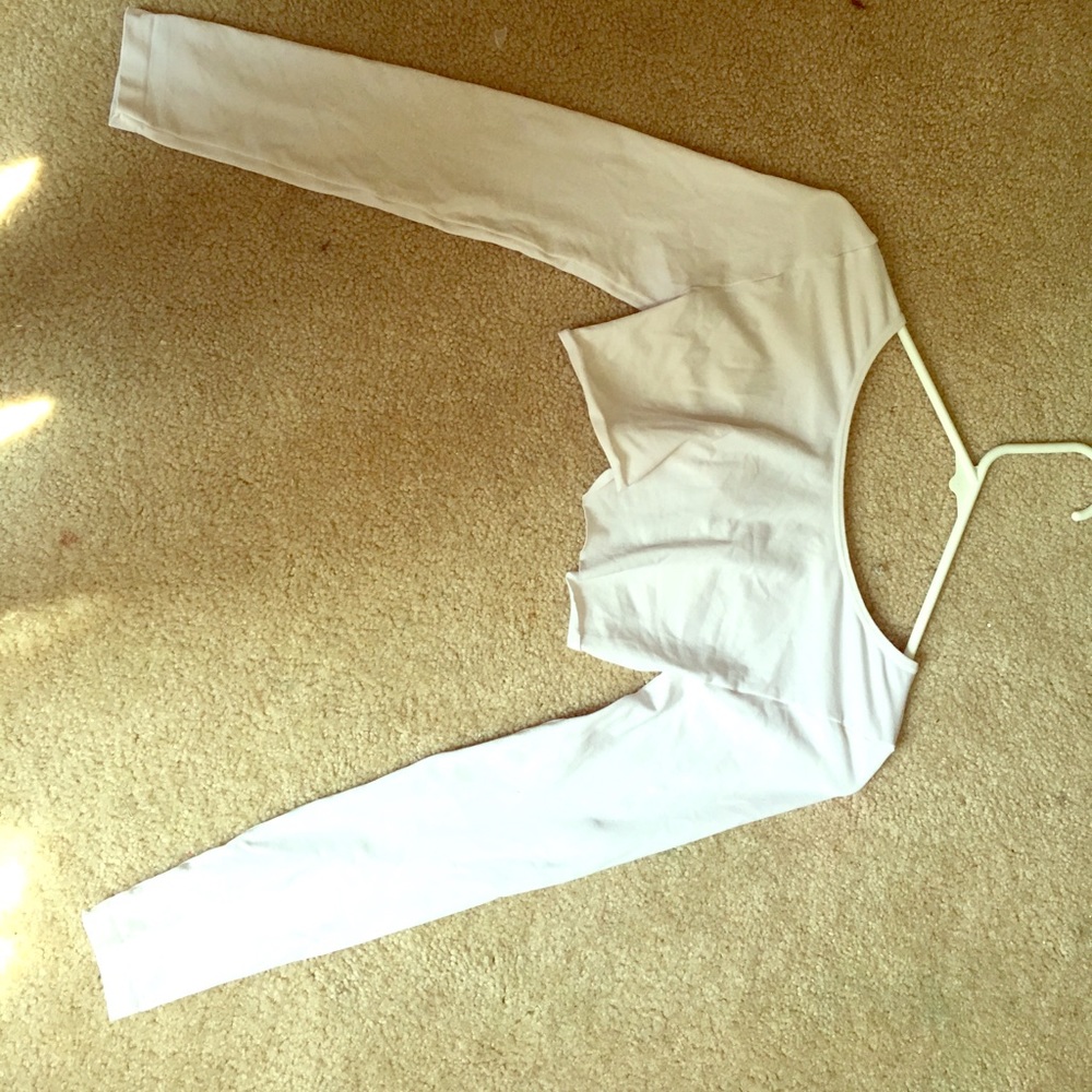 White long sleeved crop top