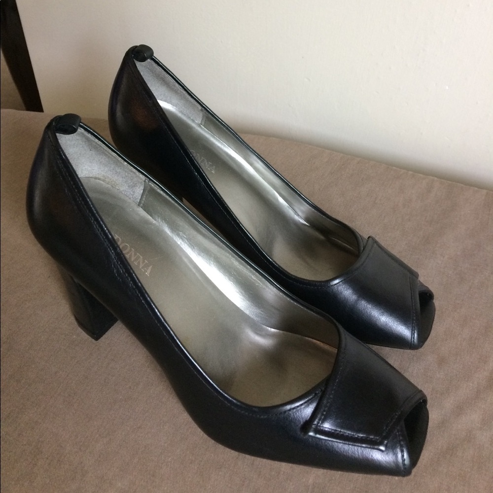 Brand New Black Leather Peep Toe Size 9M Pumps