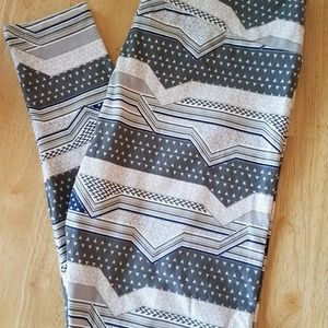 NWOT TC lularoe leggings