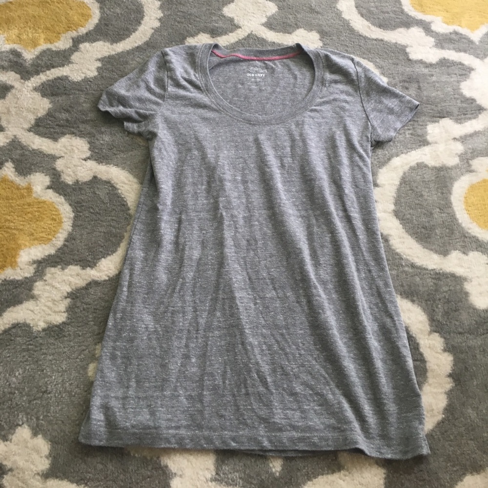 Old navy gray scoop neck shirt