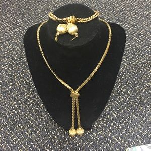Necklace & bracelet