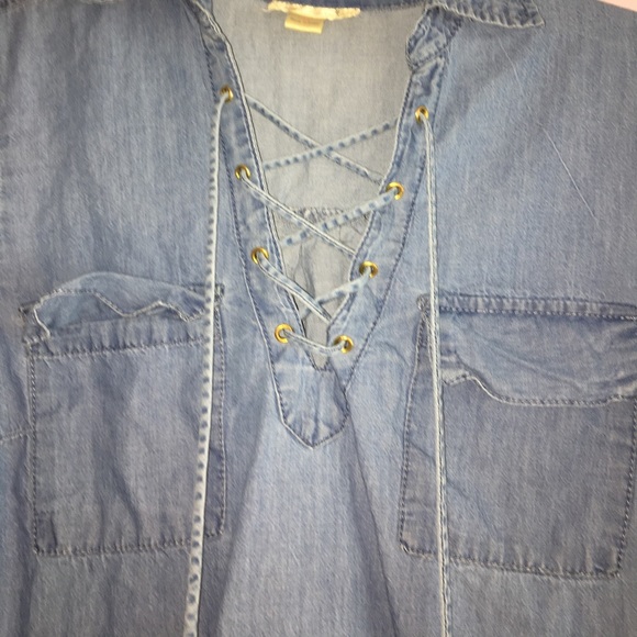 Shirt😍 - Picture 2 of 2