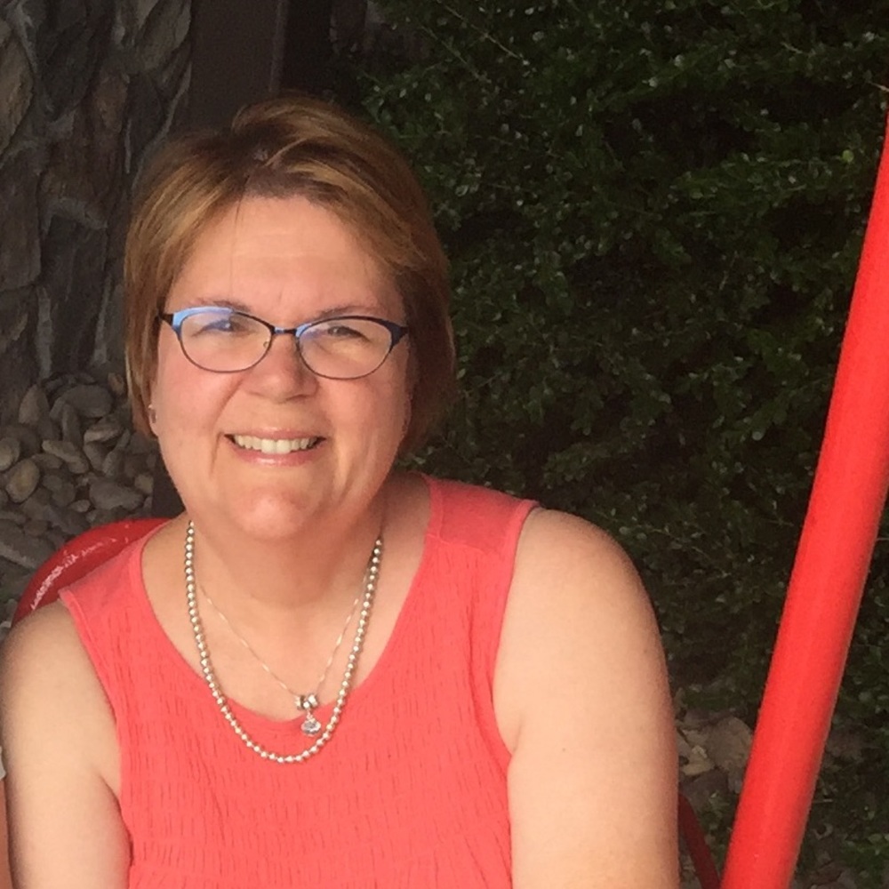 Meet your Posher, Vicki, aka Minnie’s Closet!
