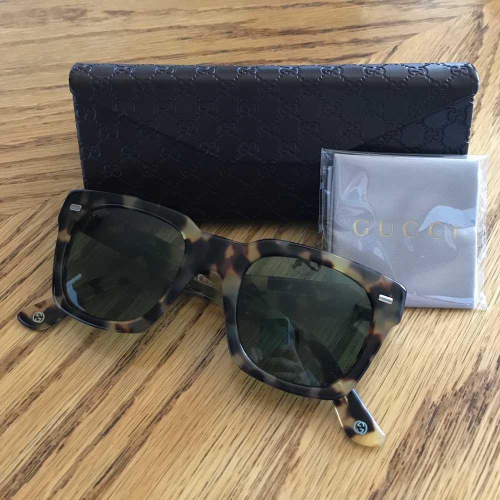Gucci tortoise sunglasses with case