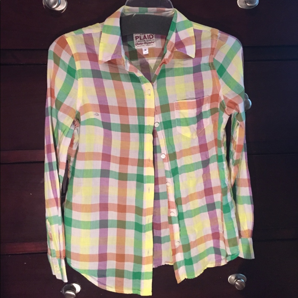 Cute button down ON shirt