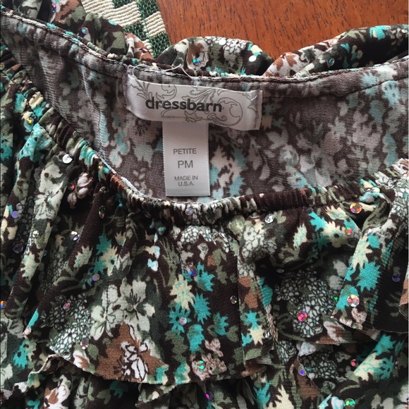 Dressbarn Petite M floral top w/ruffles & sequins - Picture 3 of 4