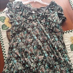 Dressbarn Petite M floral top w/ruffles & sequins