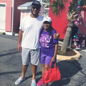 Meet your Posher, Victor