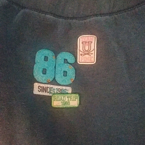 VS Pink cropped sweats - Picture 2 of 5