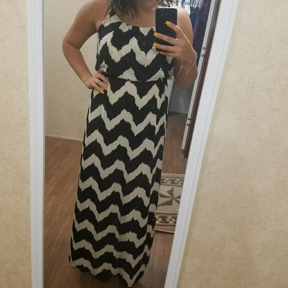 Maxi Dress - Picture 2 of 4