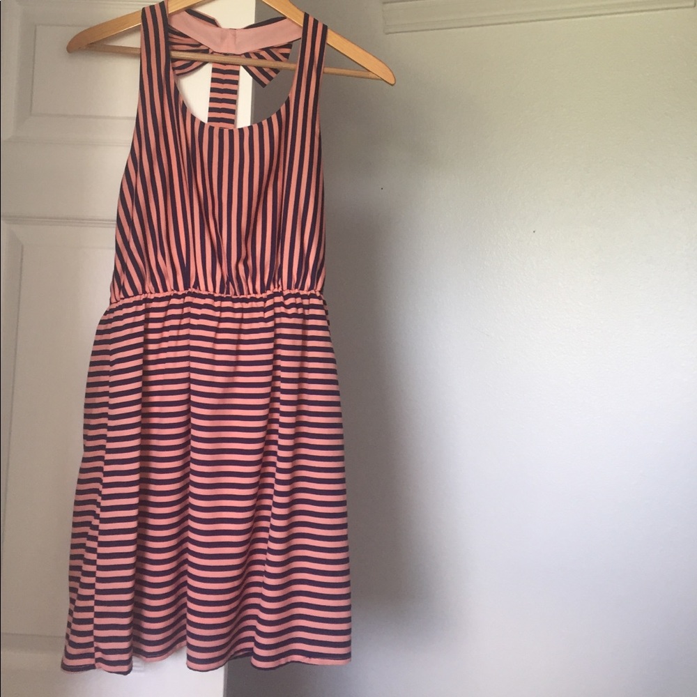 Stripped bow-back dress!