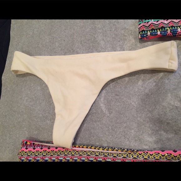 Three Cute Victoria Secret Bikinis. - Picture 3 of 5