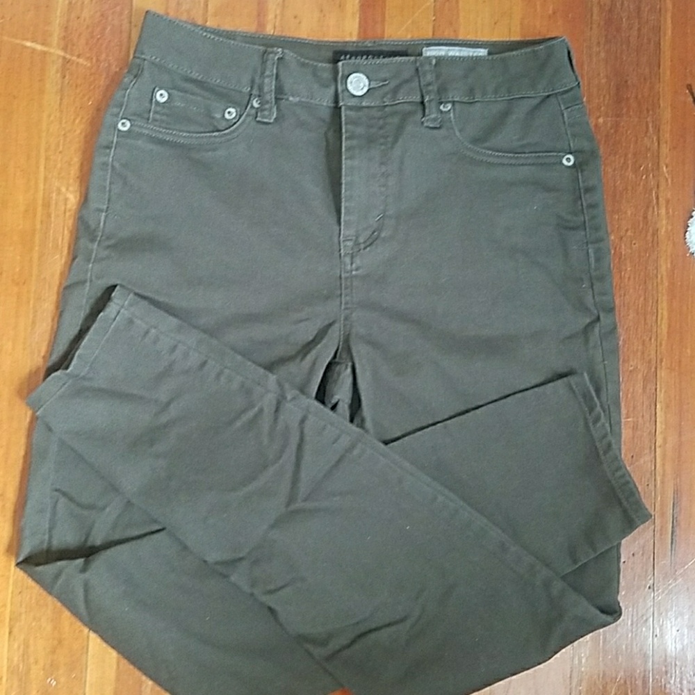 Olive green high waisted jeggings