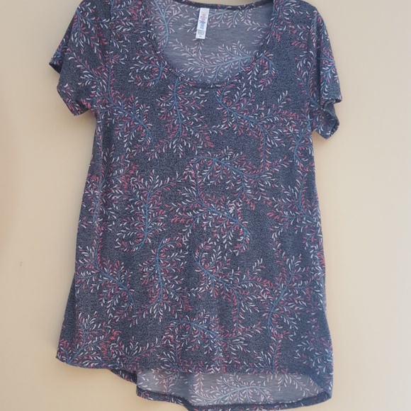 Lularoe Classic Tee - Picture 1 of 4