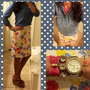 Must-have Chambray top!