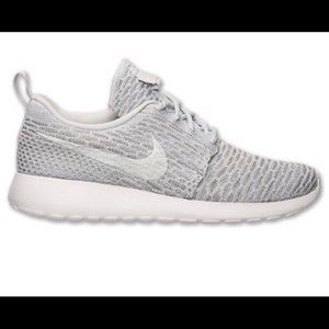 WOMANS FLYKNIT ROSHE ONE DISCONTINUED
