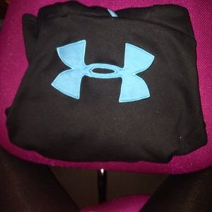 Black Blue Under Armour sweat shirt