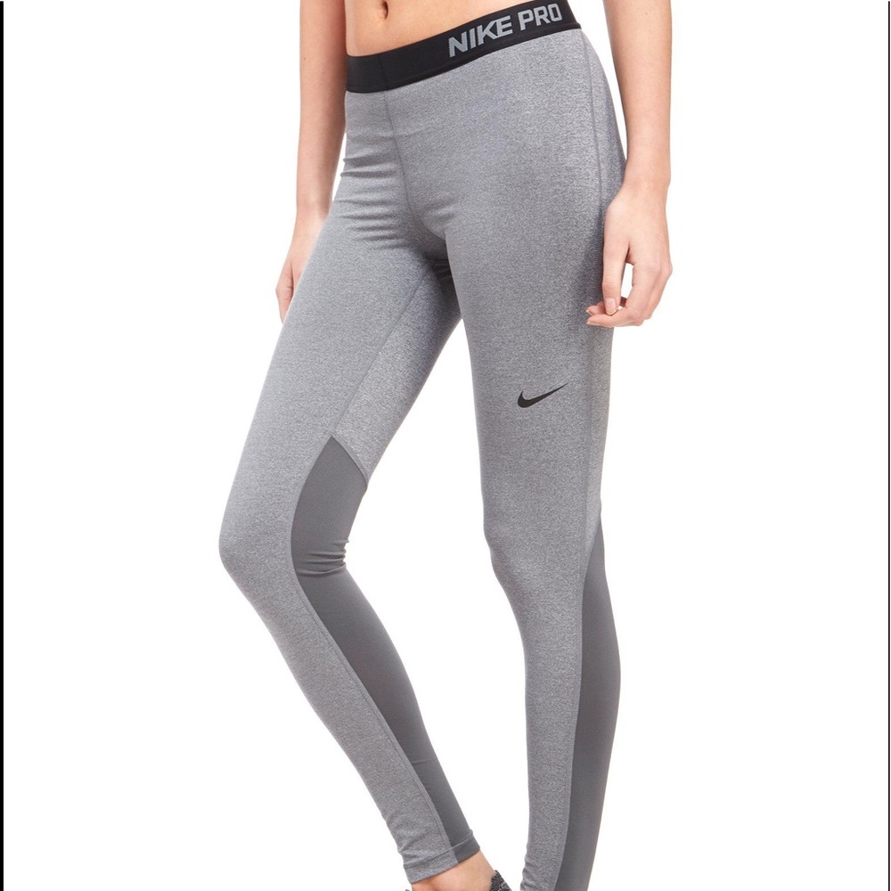 Grey Nike leggings