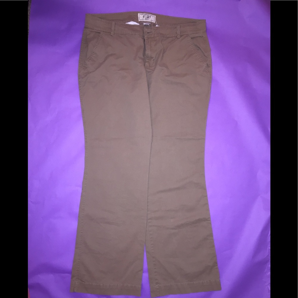 Old Navy  flirt size 12 short khakis. Bootcut. EUC