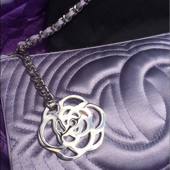 Beautiful Chanel clutch on chain - Picture 2 of 7