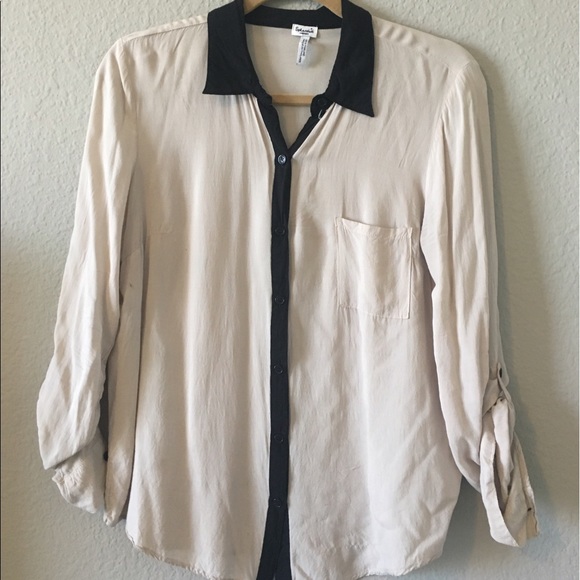 Splendid Button Down Top - Picture 2 of 3