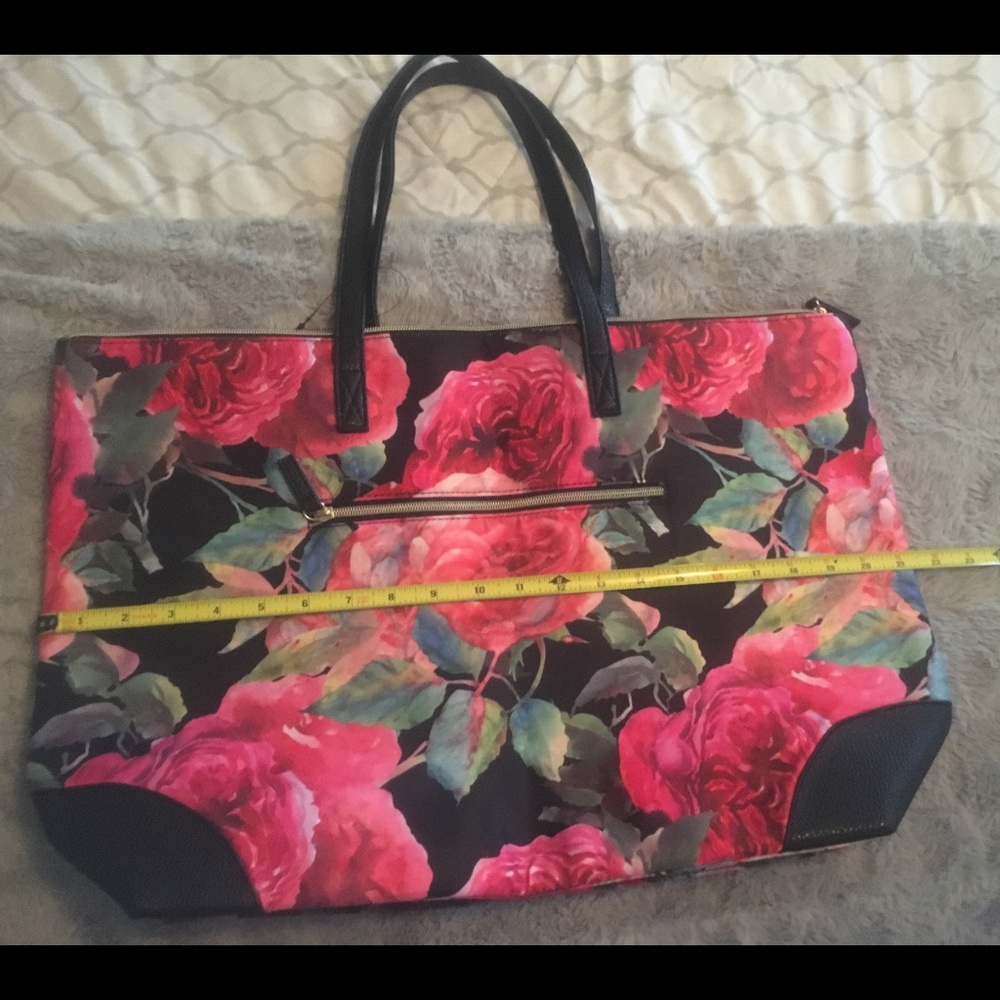 21" tote. Gentle used