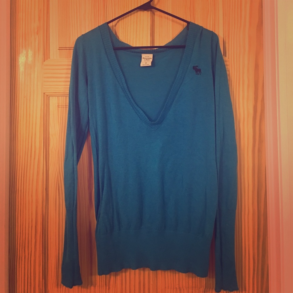 ‼️PRICE DROP Abercrombie and Fitch SWEATER ‼️