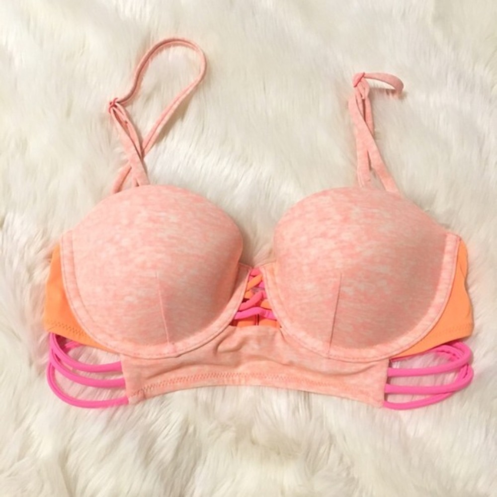 BNWT 32C Victoria's Secret Swim Top