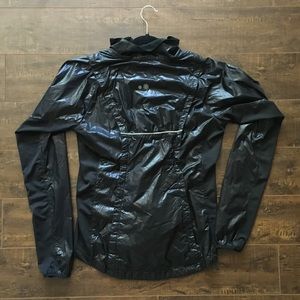 Athletic lightweight jacket