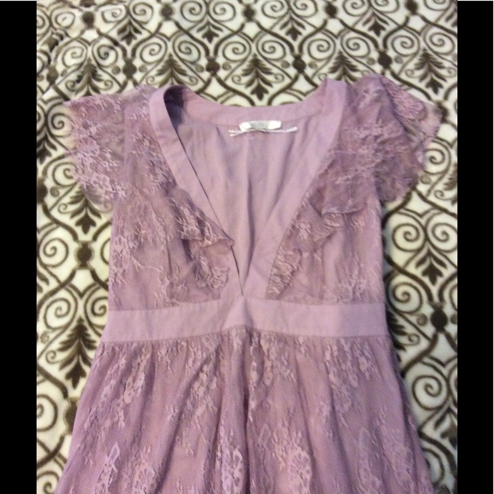 Sale❗️Beautiful Lace Midi Dress - Picture 3 of 5