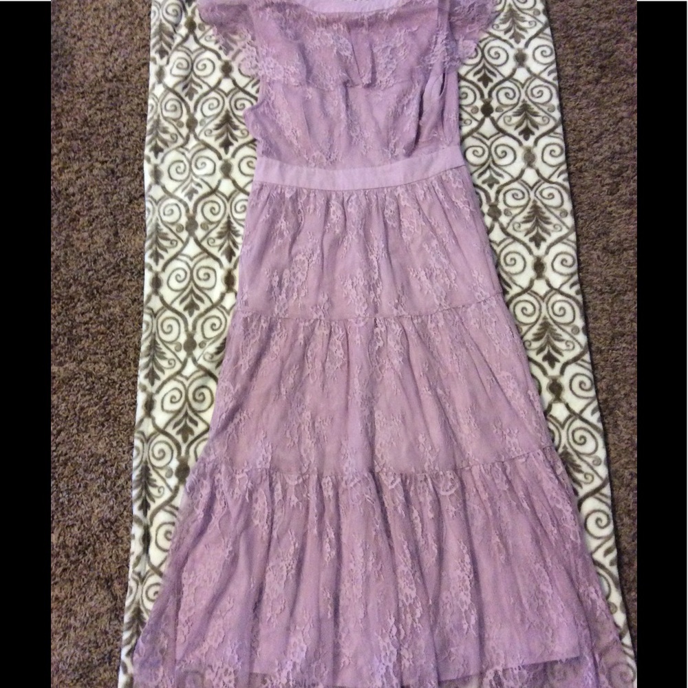 Sale❗️Beautiful Lace Midi Dress - Picture 5 of 5